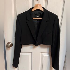 Cropped black blazer